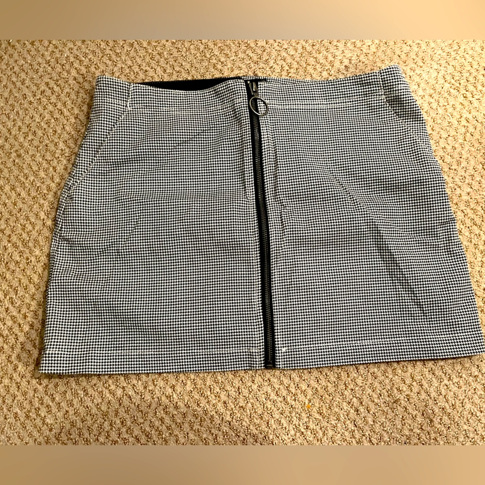 Volcom women’s mini skirt